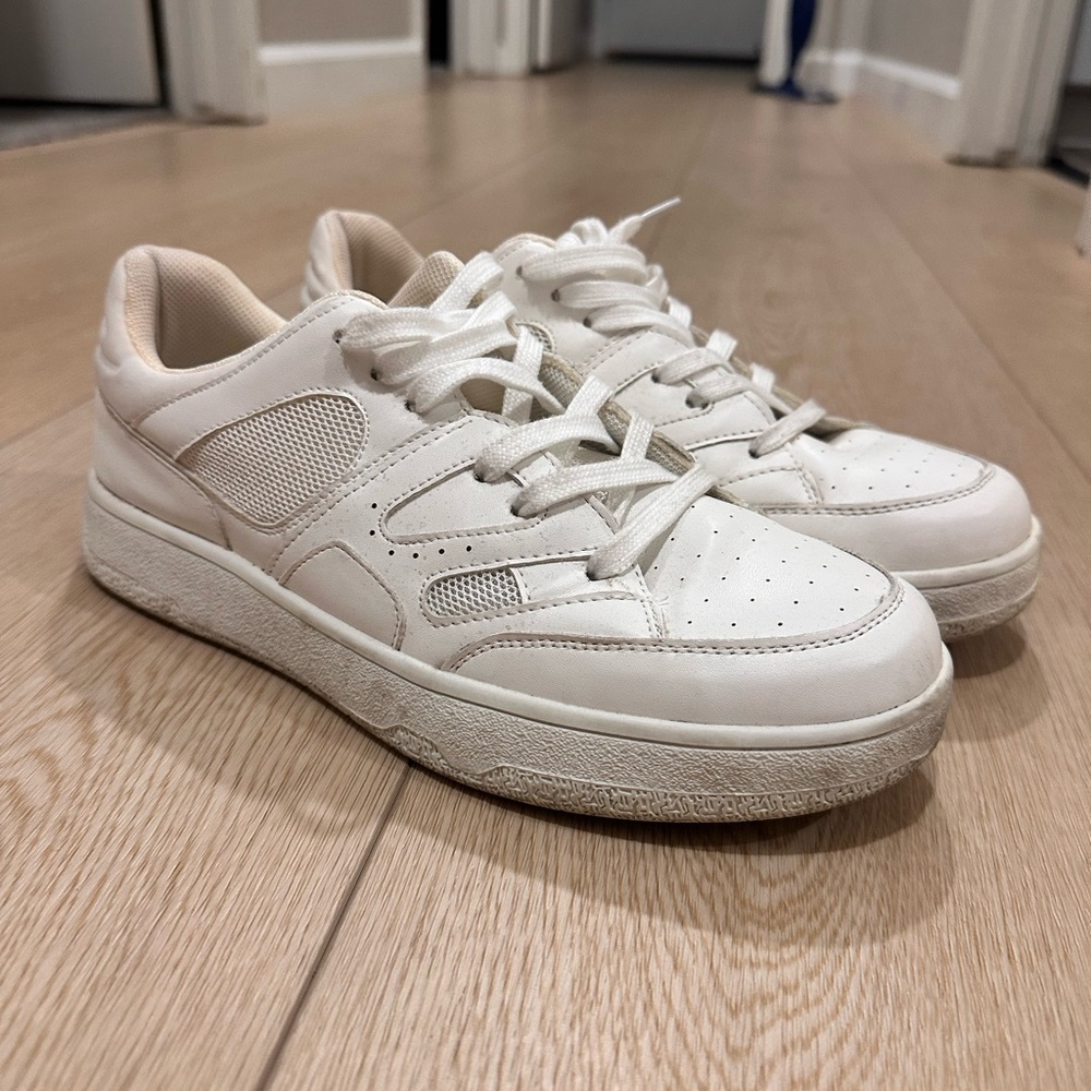 Elegant White Cream Women's Sneakers